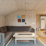 Cozy Summer House Close To The Σπίτι διακοπών