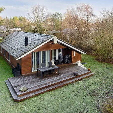 Cozy Summer House Close To The