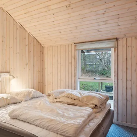 Cozy Summer House Close To The *
