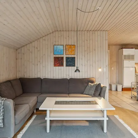 Feriehus Hyggeligt Tæt På Badestrand Grenå