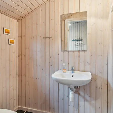 Hyggeligt Tæt På Badestrand