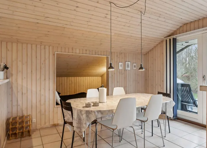 Cozy Summer House Close To The Сasa de vacaciones